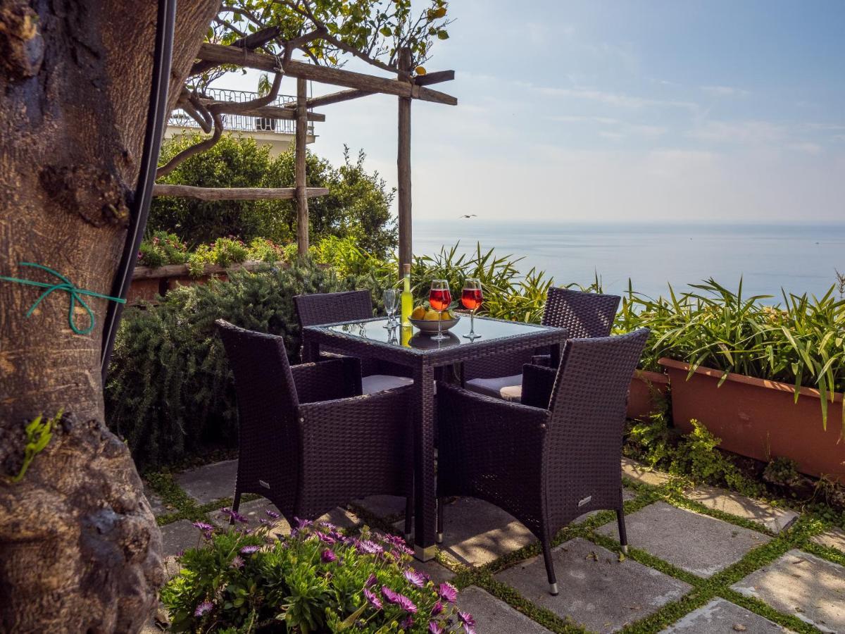 Scorcio D' Oltremare - Sea View Apt In Positano Bagian luar foto